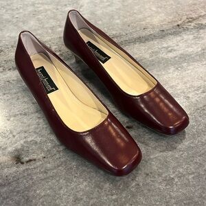 Harve Bernard Wine  Leather Square Toe Pumps sz 9 extra wide